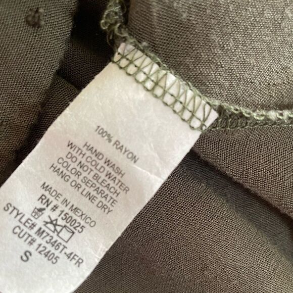 JUN & IVY Green blouse size small - Picture 7 of 8